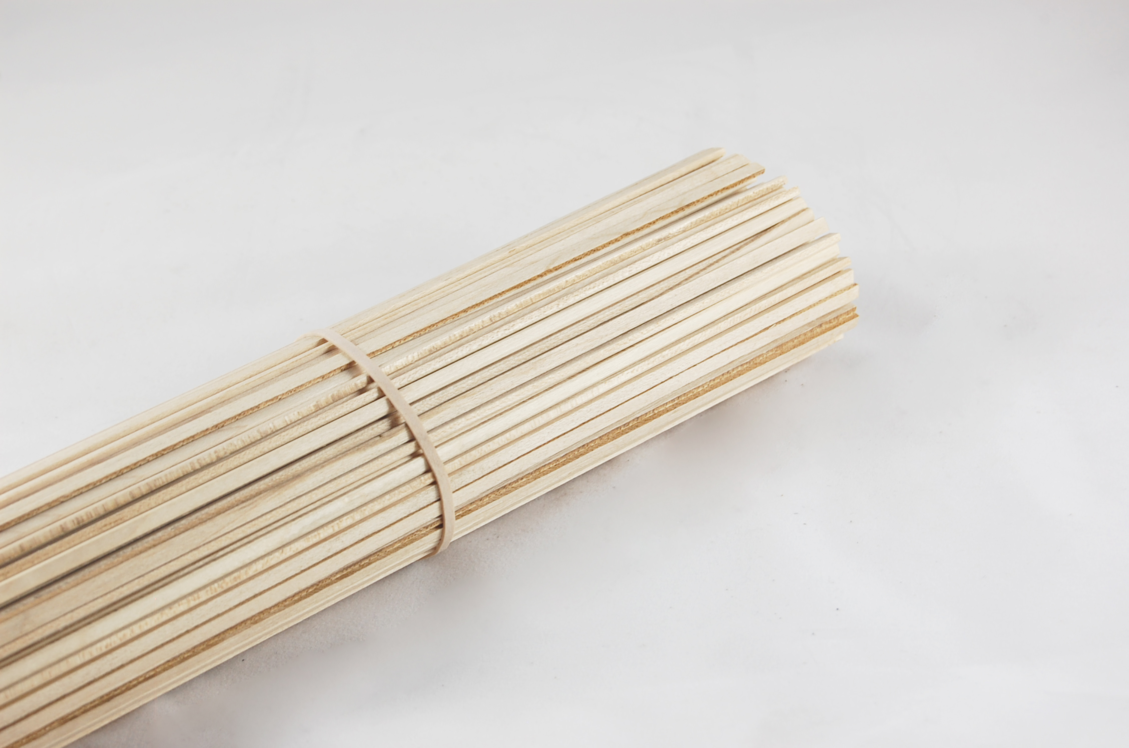 #131 Formed Maple Wood Wedges 105°C, natural, 500 FT bundle